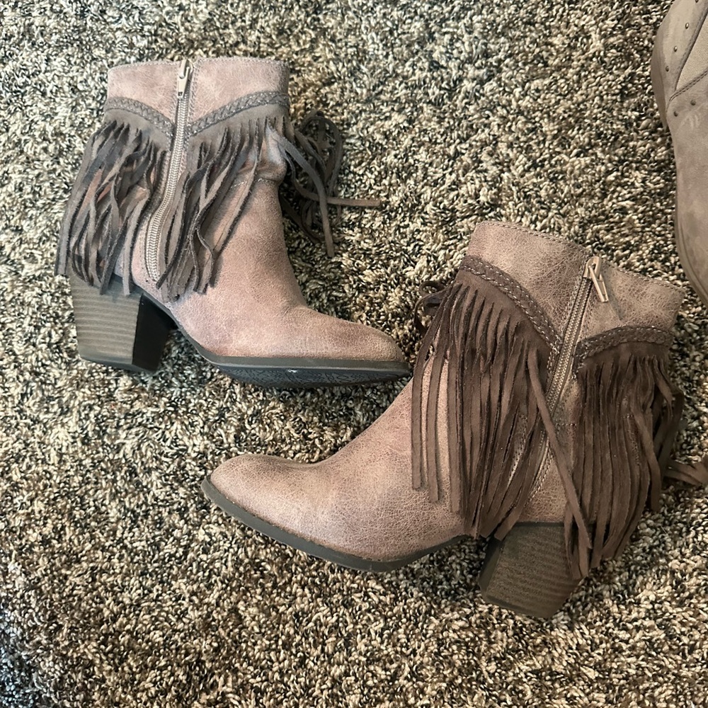 WOMENS FRINGE BOOTS